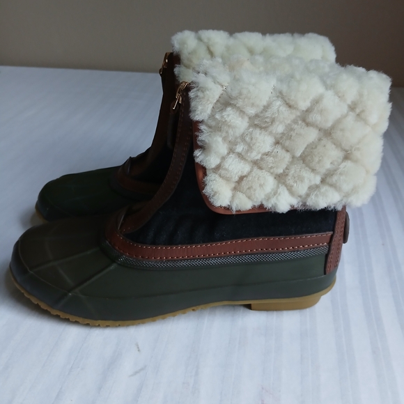 Tory Burch Tan and Black Winter Boots - Picture 5 of 16